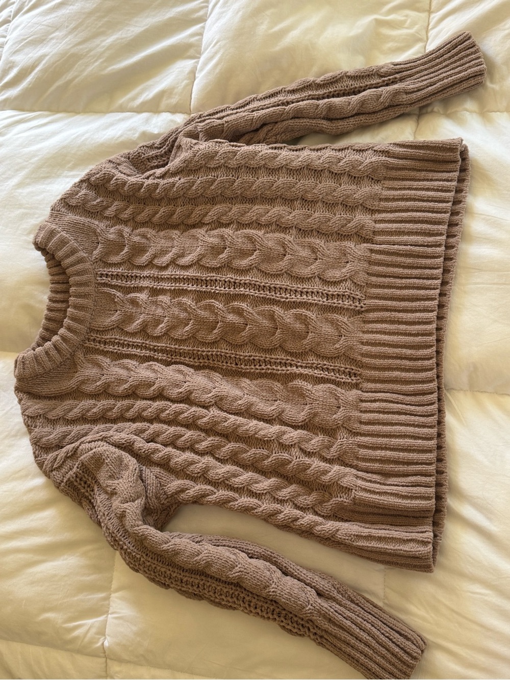 Women’s Cable Knit Sweater - Taupe
